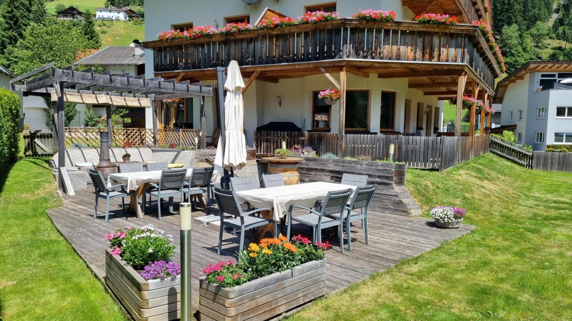 Hotel Gastehaus Landhaus Tyrol Gries im Sellrain Zewnętrze zdjęcie